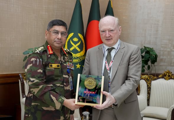 German Ambassador H.E. Dr. Rüdiger Lotz meets the Chief of Army Staff during a courtesy call at Army Headquarters